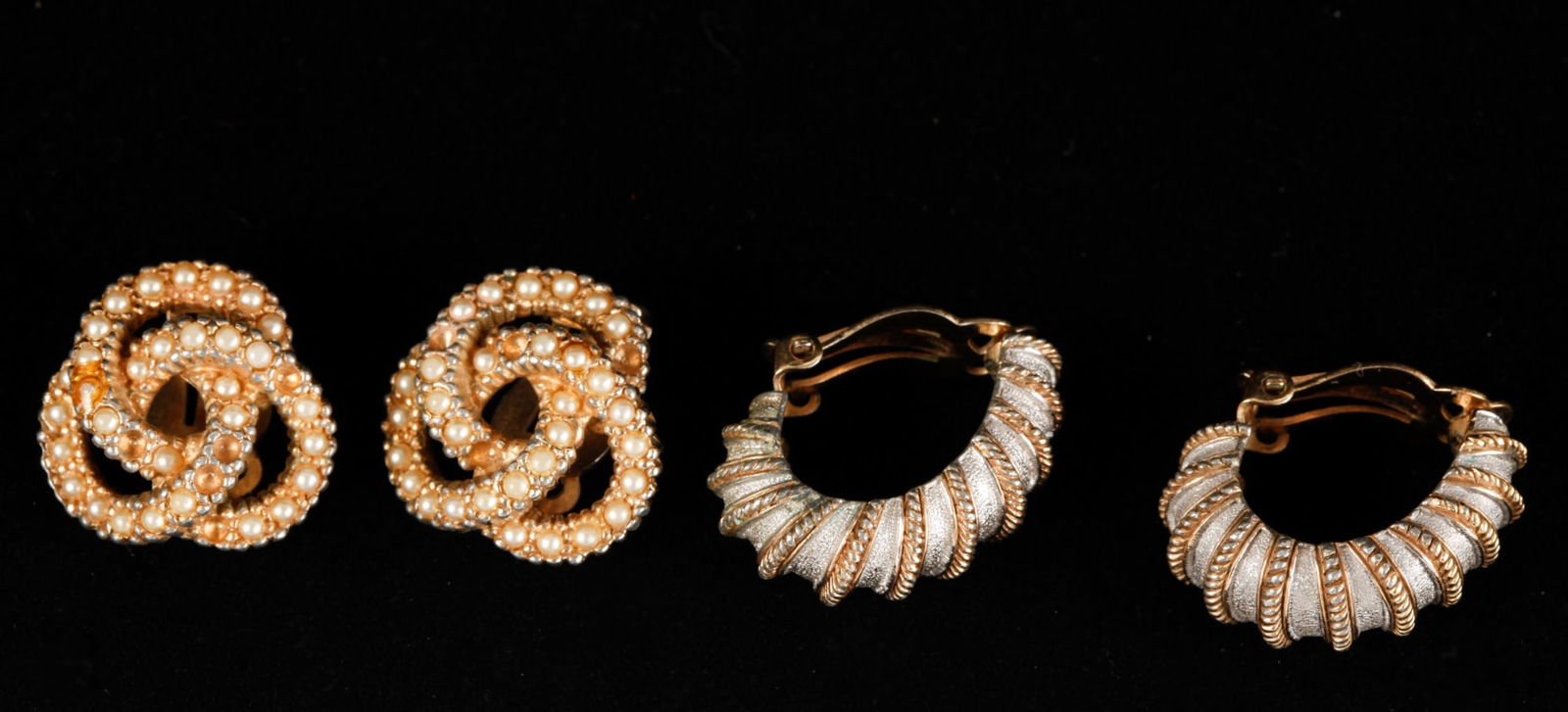 (2) PAIRS CINER COSTUME JEWELRY EARRINGS: Clip ons.