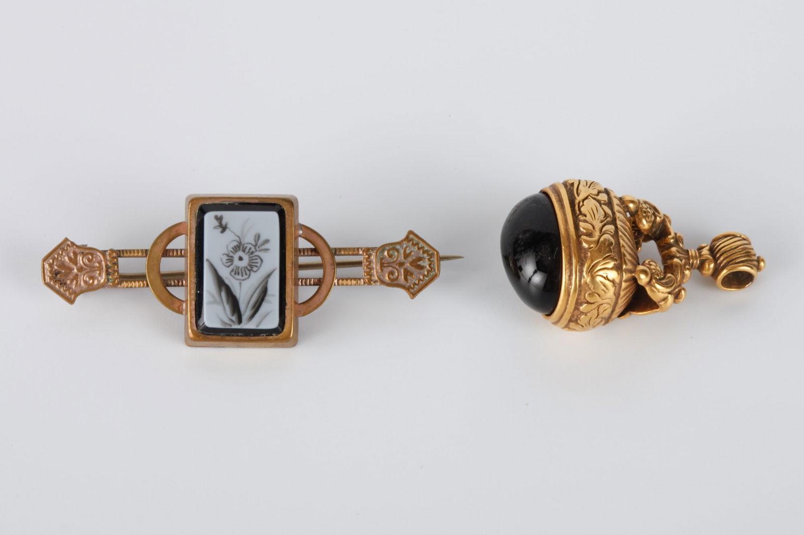 VICTORIAN GOLD PLATED FOB set with ONXY & BAR PIN (1 of 15)