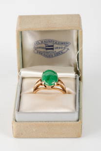 14k GOLD CABOCHON CUT JADE RING: Size 7 1/4 -7 1/2. 2.7 dwt