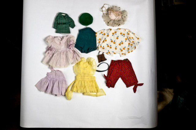 10 pcs. Alexander Clothing - 3 dresses, ballet: tutu, 2 coats , leotard, red pants, hat, purse, belt
