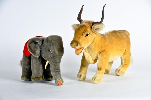 Lot of 2 vintage Steiff animals, ox and elephant