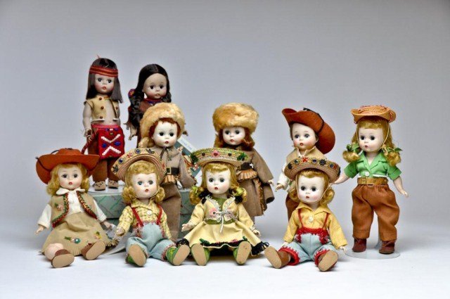 (10) Git along lil doggies, Wendy and her pards are: headed to the dude ranch, Davy Crockett and his gal are riding shotgun, beware of Indians friendly ones that is as Pochahontas & Hawatha are there to teach Wendy and her dudes how to ride, the gals lo