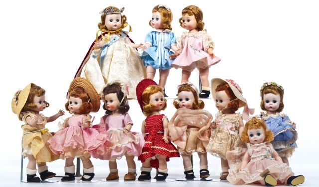 Lot of 11 Alexander kins - Wendy in pink and blue: dress, Wendy as Queen Elizabeth, Wendy Invites Guest, Princess Anne # 393 , Wendy in Organdy # 621, 5 assorted others