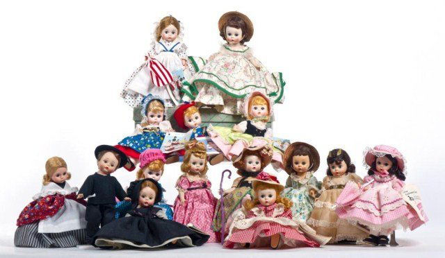 ( 15 ) Madame Alexander Kins - The Enchanted: Doll' 1980 limited edition SLNW, - 'Bo-Peep' #489-1955 SLW, - Scarlett' #485-1955 replaced hat SLW, - Scarlett' SLW, - Scarlett' 8" 1973 SLW, - McGuffey' Ana 1965 - , 'Amish Boy & Girl' BKW 1966-69, -