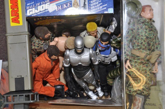 Lot mixed GI Joe dolls - newer and older -: some boxed- along with with some vintage clothing