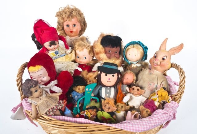 Lot of 1960s dolls - includes Little Miss No: Name , Sunrise Doll, Chatty Baby, Miss Revlon (20"), Holly Hobbie dolls and case plus basket of rubber & hard plastic dolls