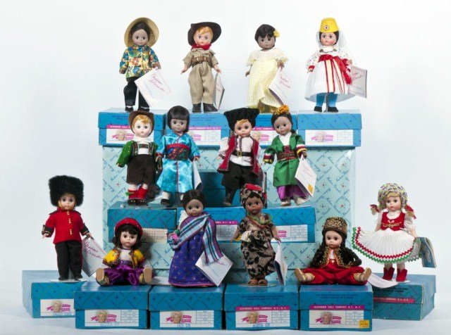 ( 14 ) Madame Alexander 8 " International Dolls -: English Guard # 515, Tunsia # 514, China # 572, Phillipines # 53, Austria Boy # 599, Austrailia # 504, Algeria # 528, Laos # 525, Hungary # 597, Cossack # 511, Africa # 523, Japan # 570, Antarctica #