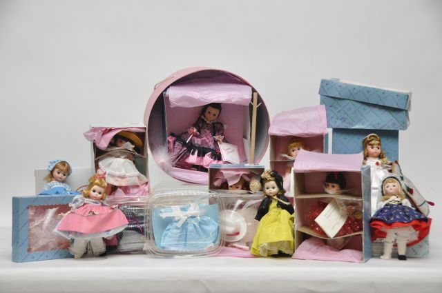 Lot of Madame Alexander Doll Convention dolls: and accessories, included are: MADC 90 in pink hat box MADCC 97 Boy, needs restringing MADCC 97 Girl #717 MADCC 98 Companion Doll MADCC 94 Navajo Woman MADCC Diamond Pixie MADC Rose Festival Queen 794