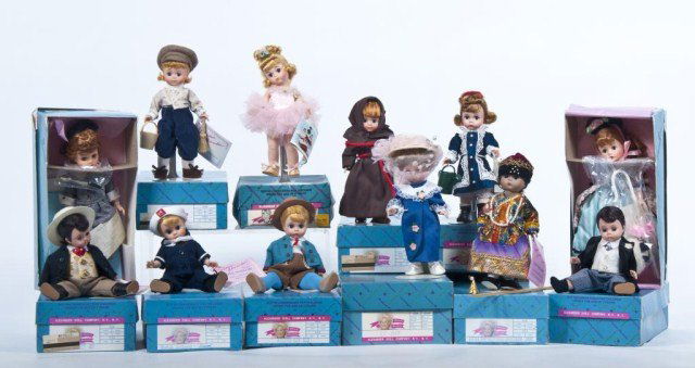 ( 12 ) Madame Alexander Dolls - FAO Schwartz ,: Sailor, Ballerina # 430, Austria Boy # 533, C.U. Hope Renoir, Girl W/ Water Can # 22150, Tom Sawyer # 491, Little Emperor Luncheon # 1997, Lucy, Little Bo Peep # 201171 , Groom 3 488, Friar Tuck # 493