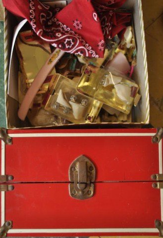 Lot Of Vogue Ginny, Jill clothes and: accessories - roller skates, trunk, etc.