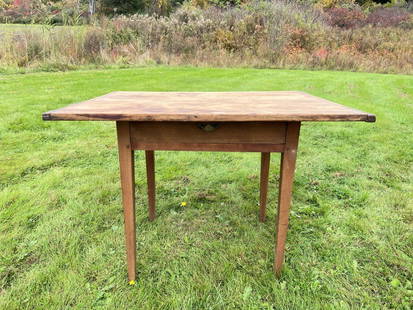 EARLY TAP TABLE WITH DRAWER: And large overhanging top bread-board ends. 28 1/2 x 38 1/2 x 28 inches high. Late 18th/early 19th c.