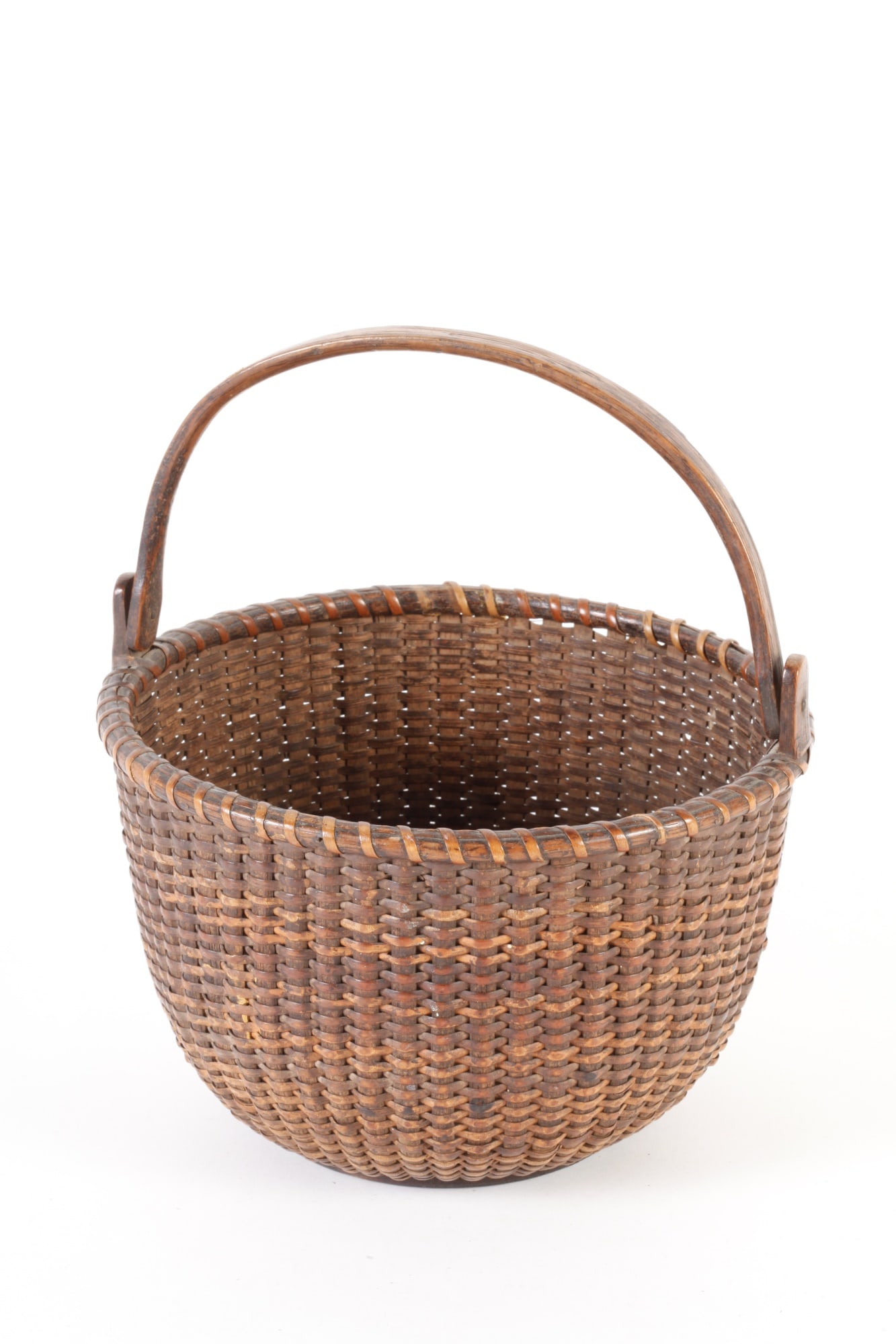 EARLY NANTUCKET SWING-HANDLE BASKET (1 of 18)