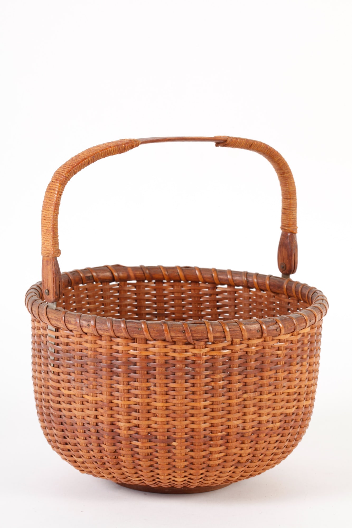 ROUND SWING HANDLE NANTUCKET BASKET (1 of 13)