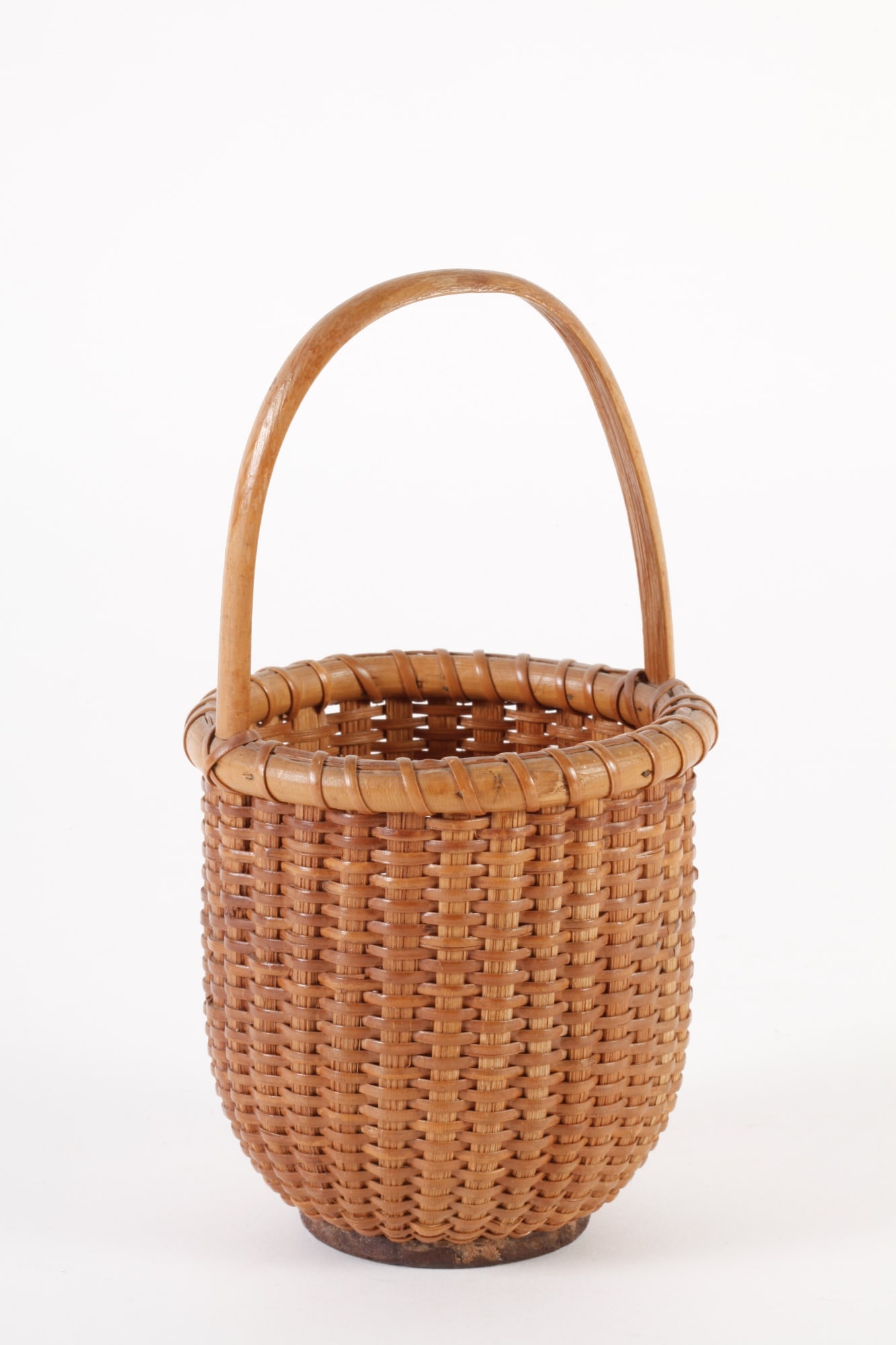 SMALL NANTUCKET BASKET WITH HANDLE (1 of 13)