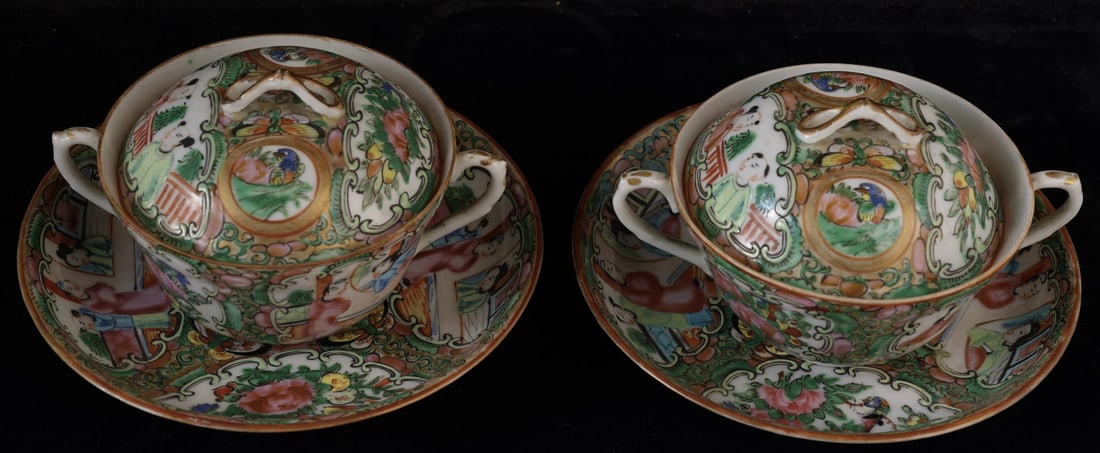 PAIR OF ROSE MEDALLION COVERED SOUP CUPS & SAUCERS: Early 19th century.