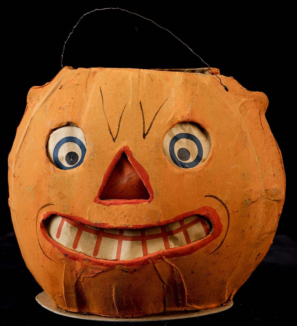 LARGE VINTAGE HALLOWEEN PUMPKIN CANDY BUCKET (1 of 10)