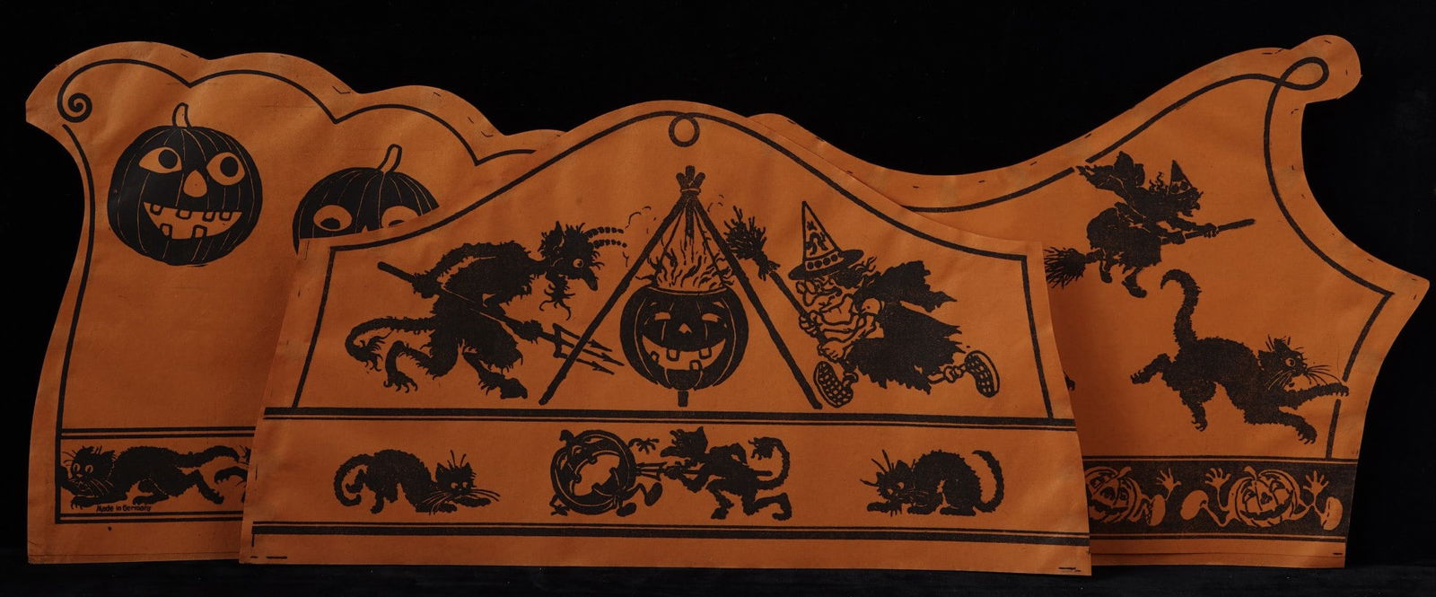 (3) 1930'S GERMAN PAPER HALLOWEEN HATS (1 of 8)