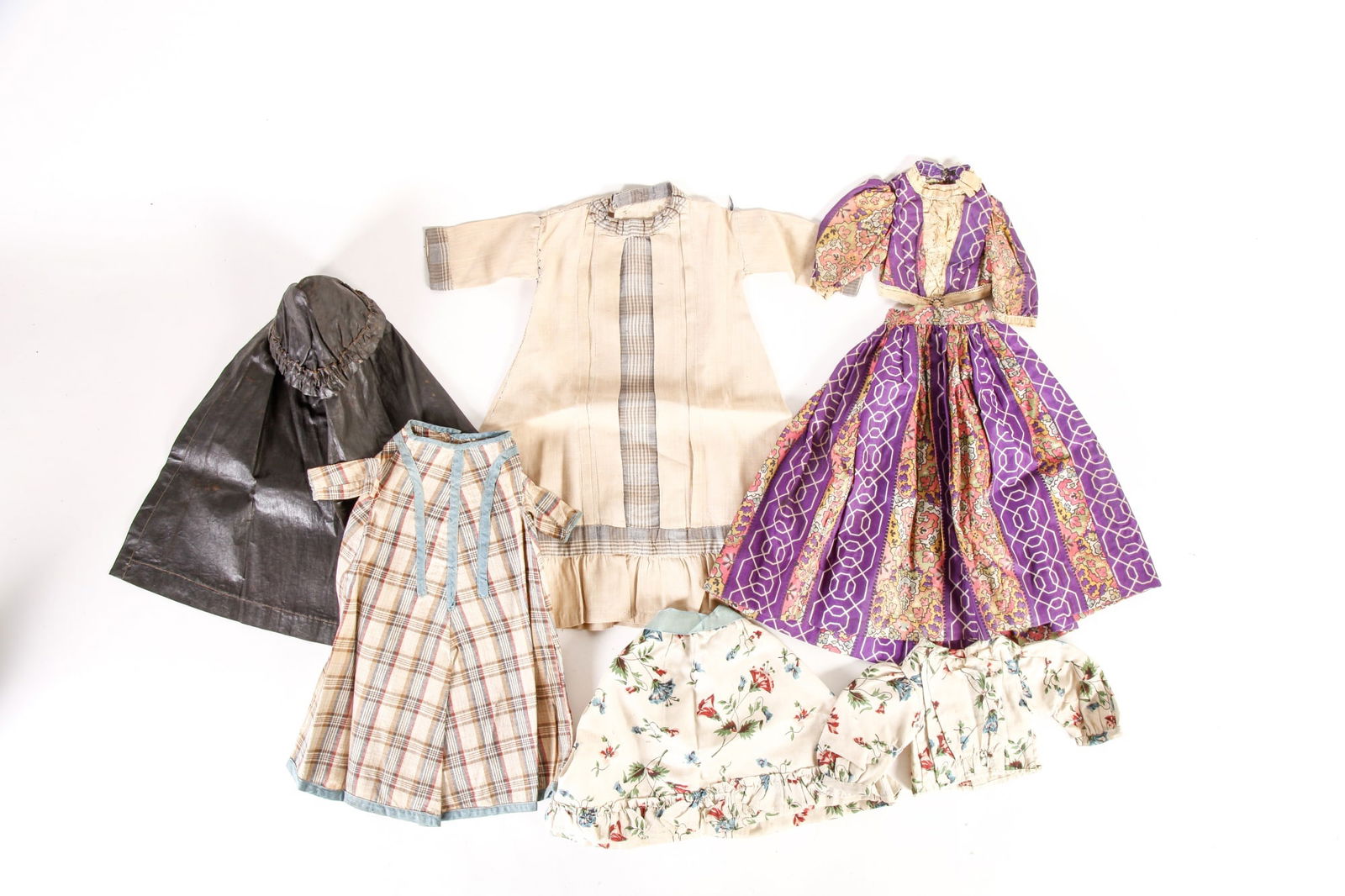 (5) PIECES OF VINTAGE DOLL CLOTHING (1 of 11)