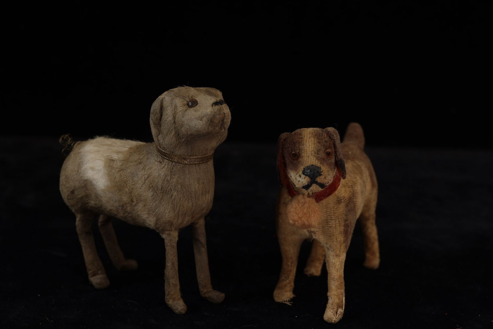 TWO MINIATURE FELT DOG FIGURES (1 of 10)