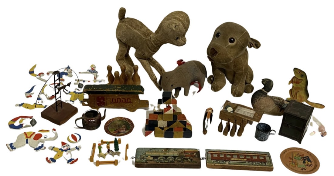 MISCELLANEOUS VINTAGE STUFFED ANIMALS & TOYS (1 of 11)