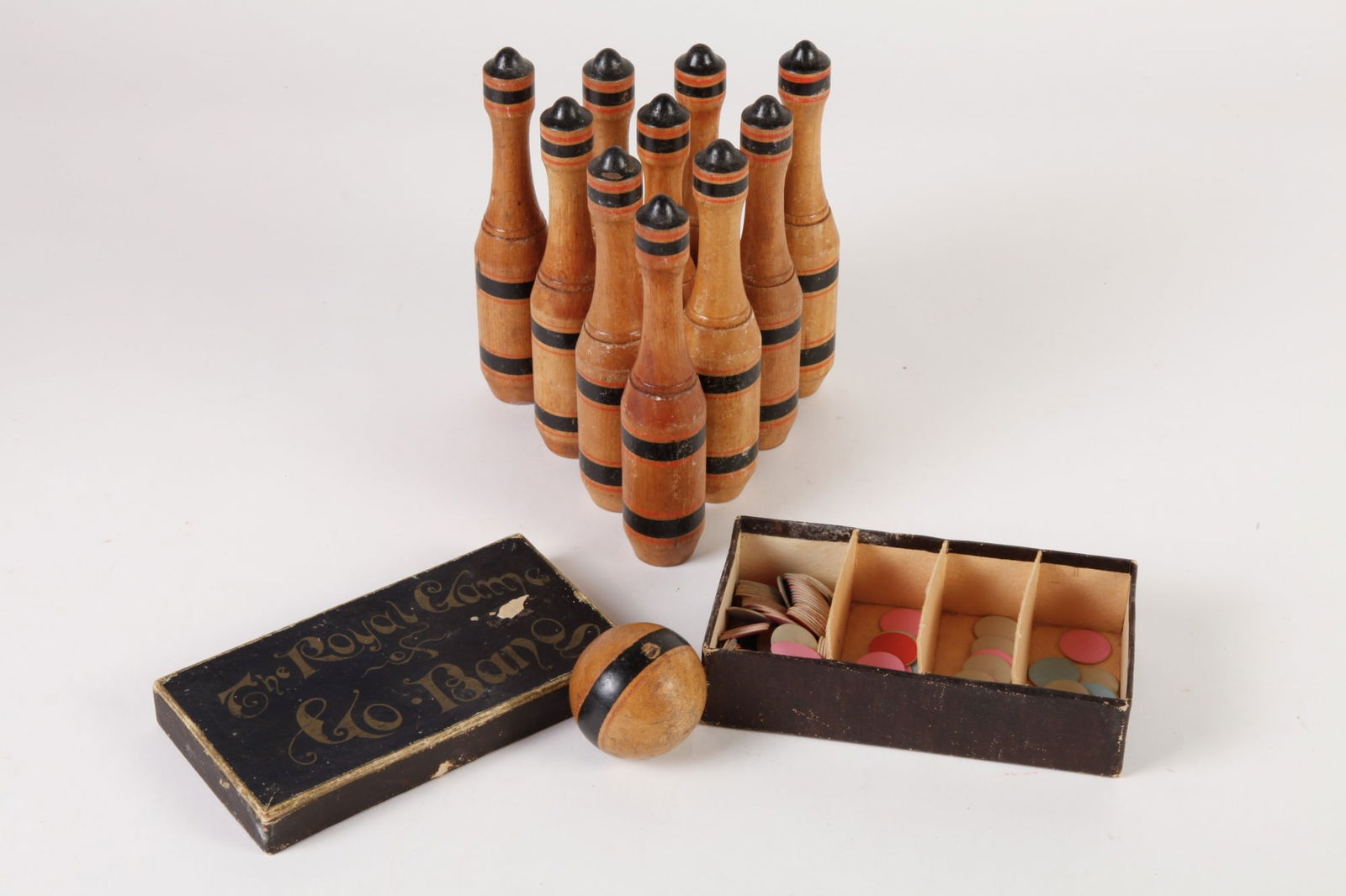 CHILD'S WOODEN BOWLING SET (1 of 8)