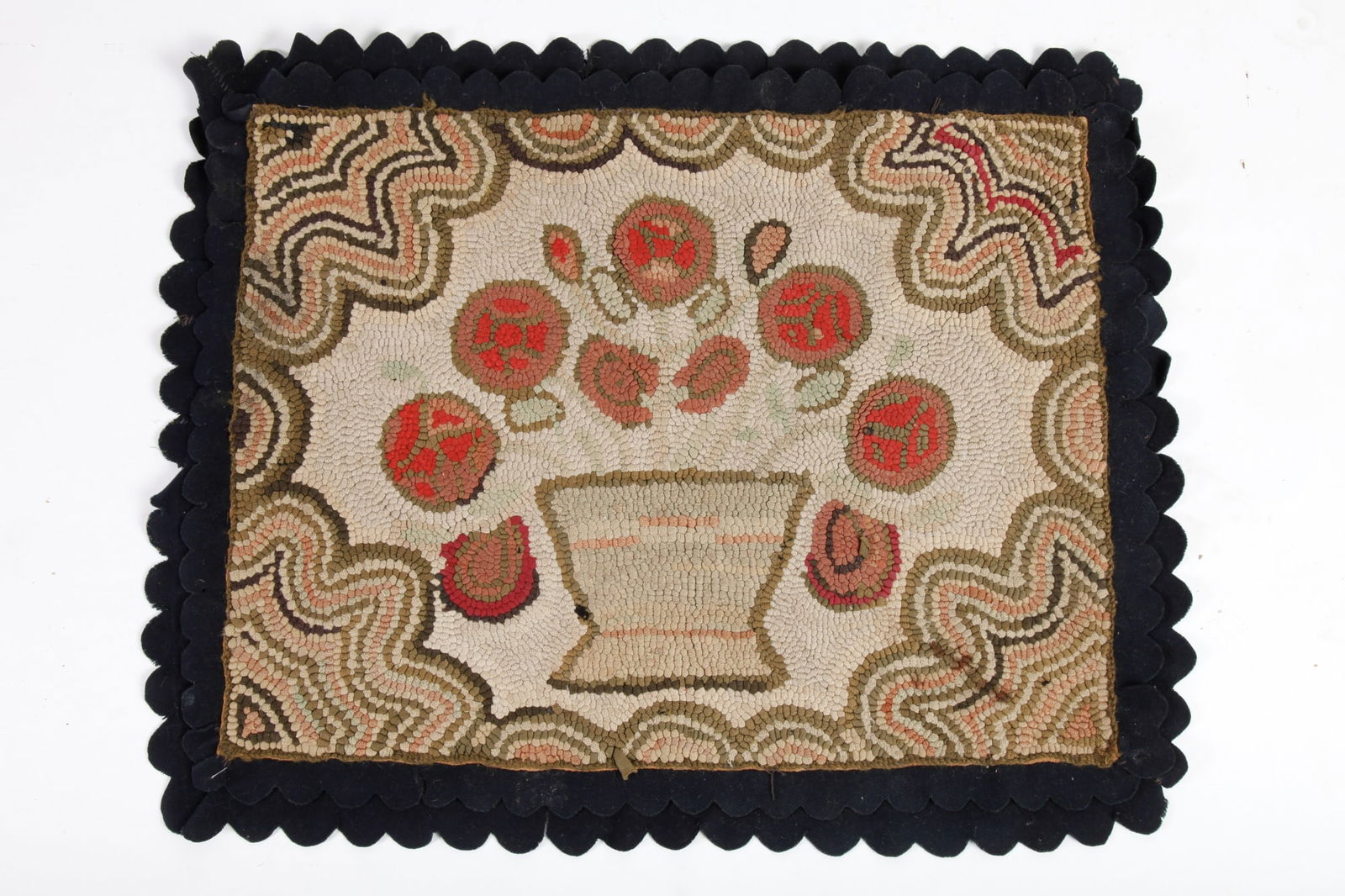 HOOKED MAT with FLORAL MOTIF (1 of 7)