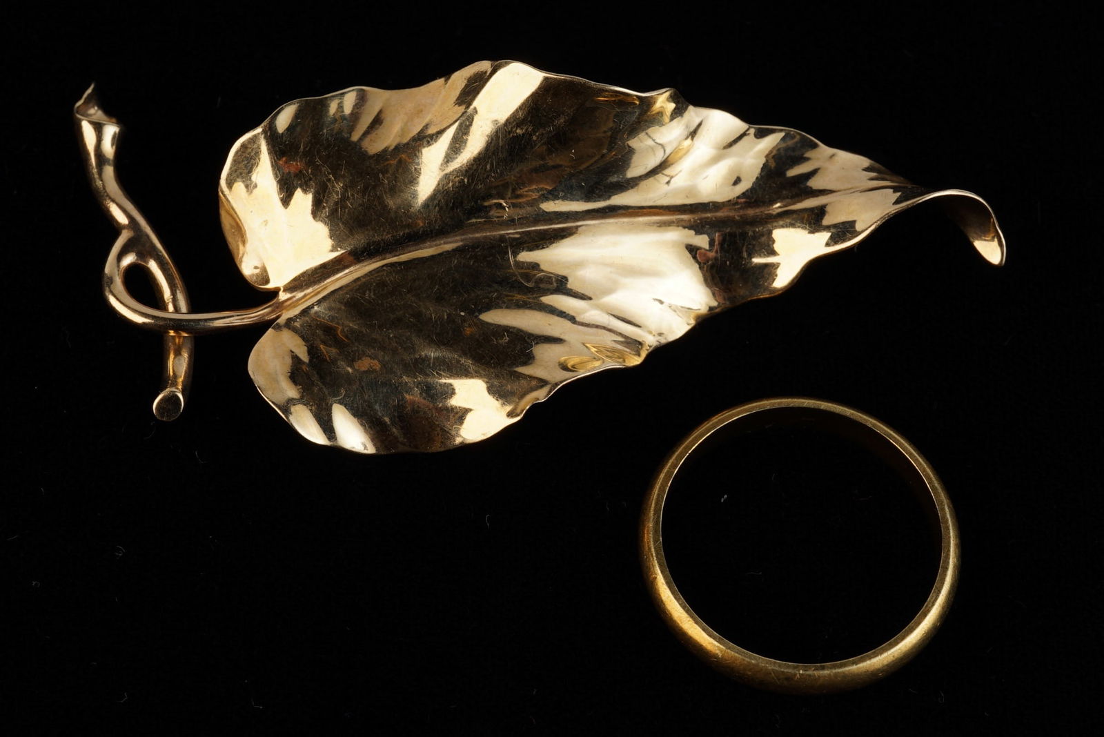 14k ROSE GOLD LEAF PIN and a 18k GOLD WEDDING BAND (1 of 6)