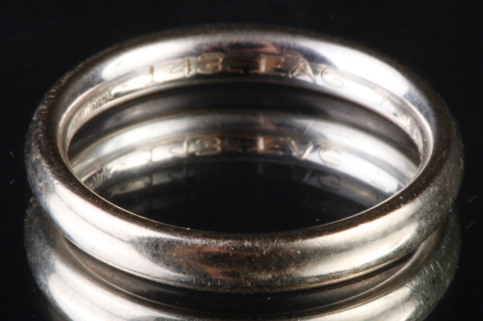 14k WHITE GOLD RING: 2dwt