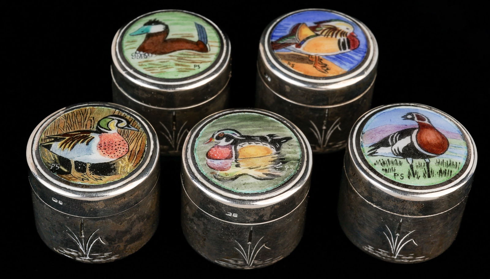 (5) SAINT JAMES HOUSE STERLING SILVER PILL BOXES (1 of 7)