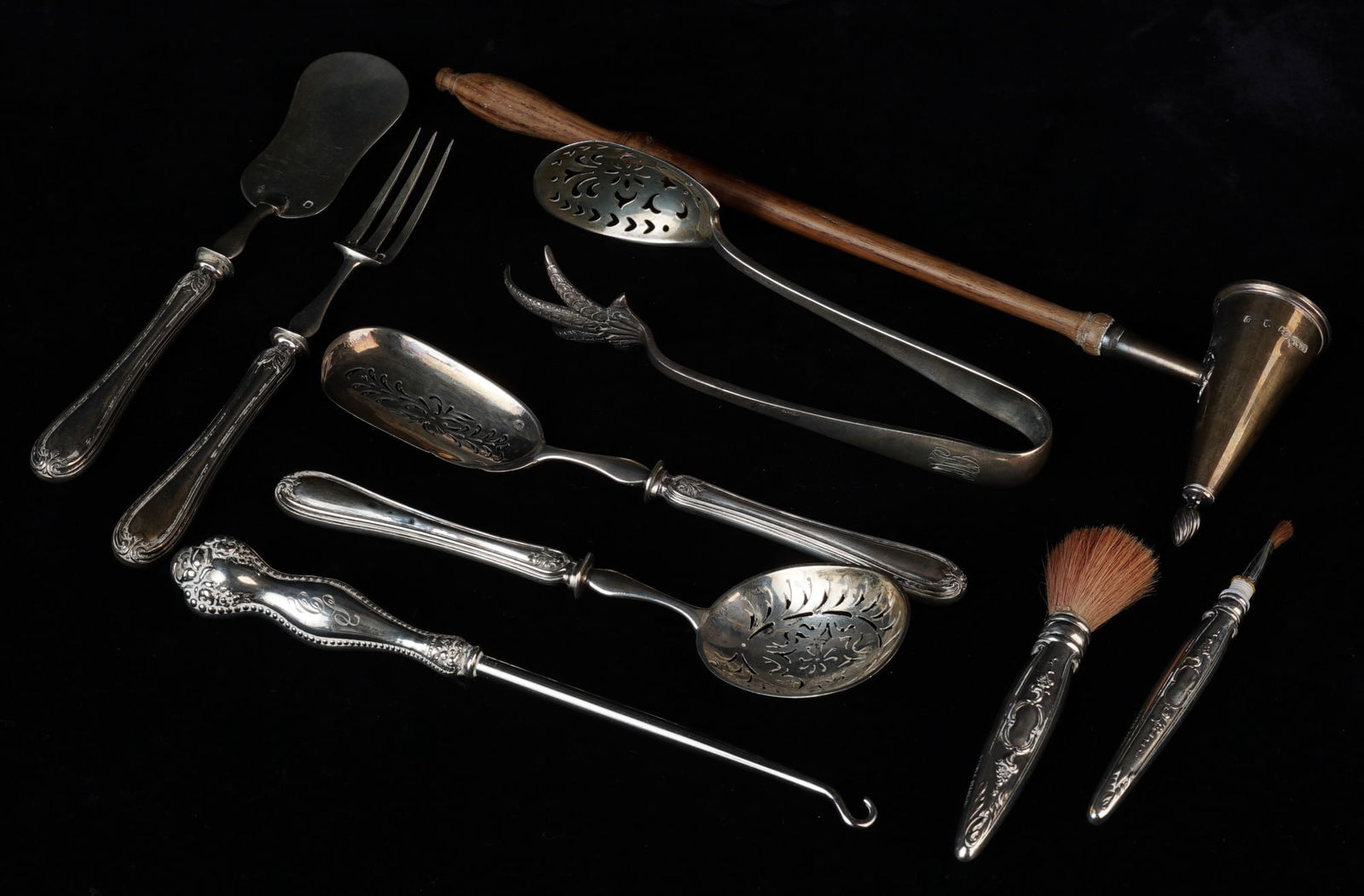 GROUPING OF STERLING SILVER UTENSILS (1 of 12)