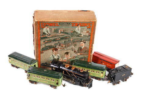 "O" GAUGE LIONEL ELECTRIC MODEL TRAIN SET #236: Including: Locomotive 262, coal car 262t, (1) pullman car 607, (2) observation cars 608 and a Dorfman line boxcar. Together with track and its original box.