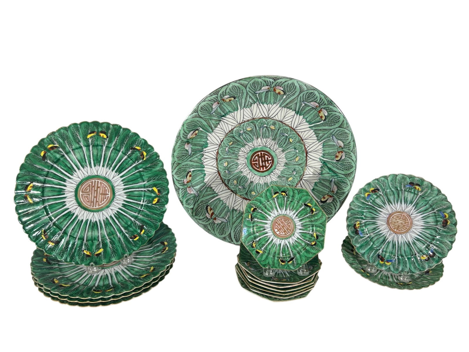 GROUPING of FAMILLE ROSE "CABBAGE" DISHWARES (1 of 11)