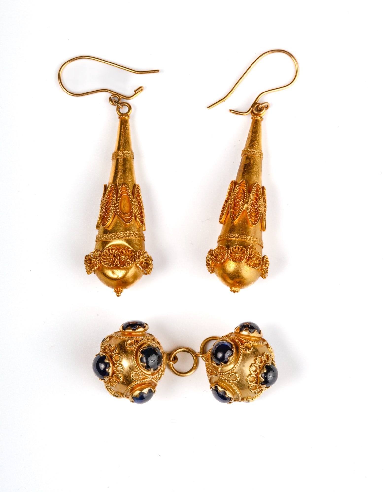(2) PAIR 18k GOLD ETRUSCAN REVIVAL EARRINGS (1 of 4)
