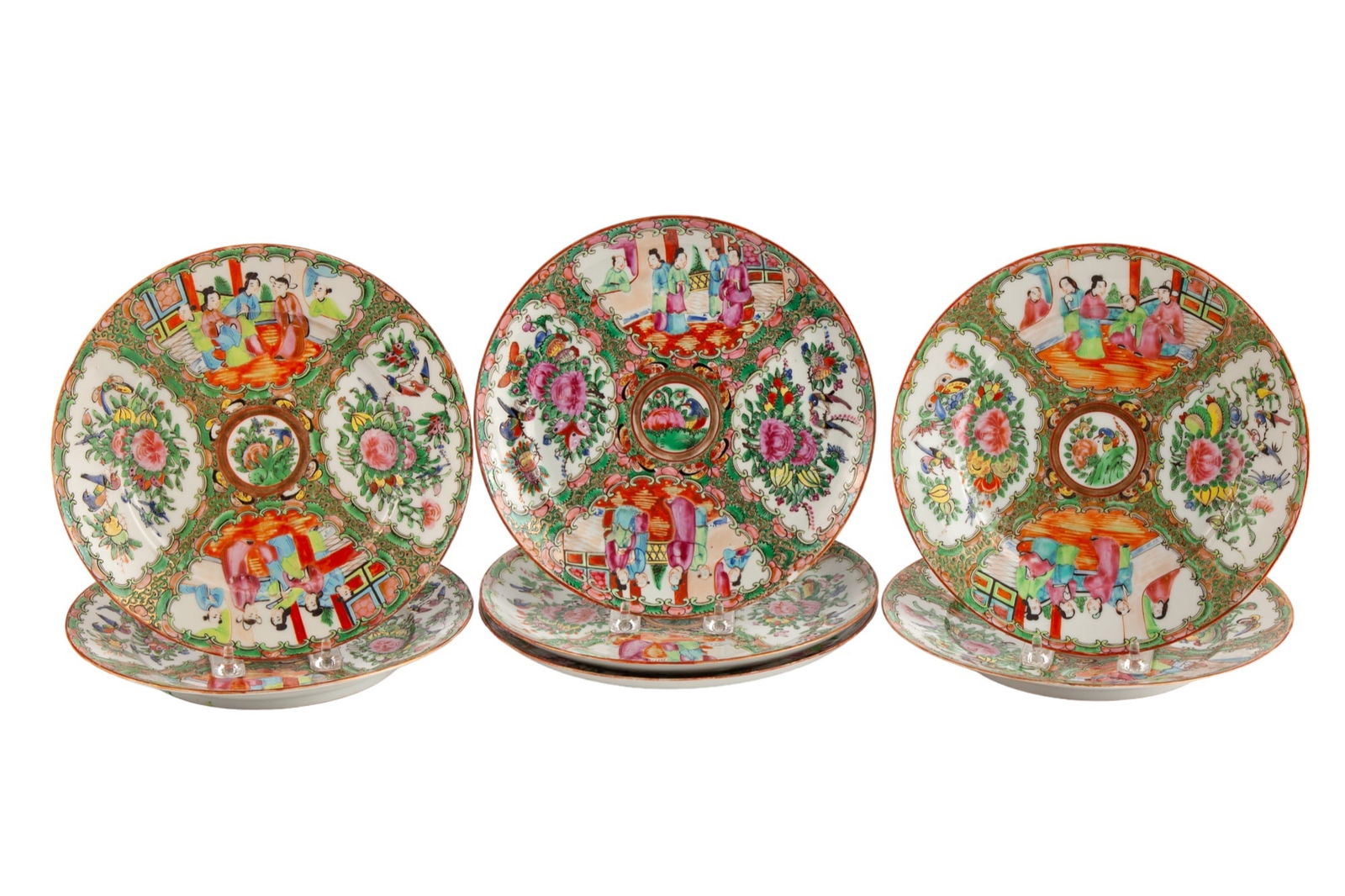 GROUP OF ROSE MEDALLION & FAMILLE DINNER PLATES (1 of 9)