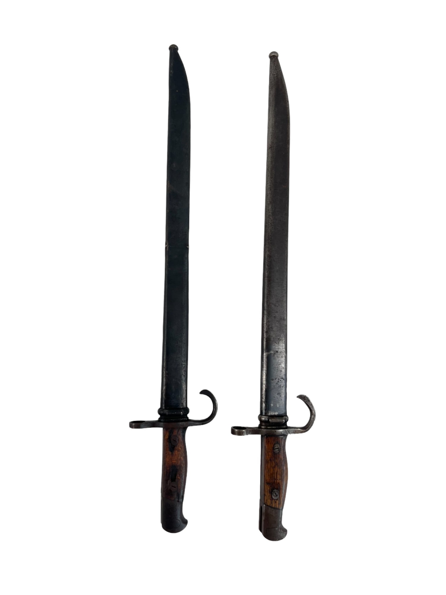 2 JAPANESE WWII BAYONETS WITH SCABBARD: Sabbard