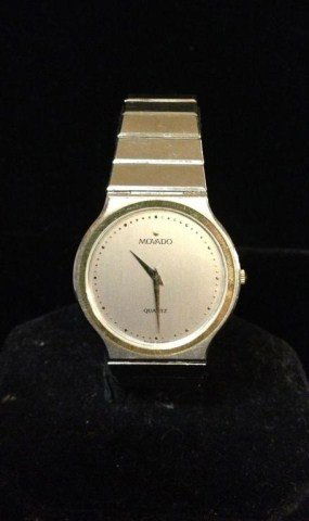 Movado fashion watch with Quartz movement: Movado fashion watch with Quartz movement, 85-40-880/V80, 123890. Diameter: 1 3/8"