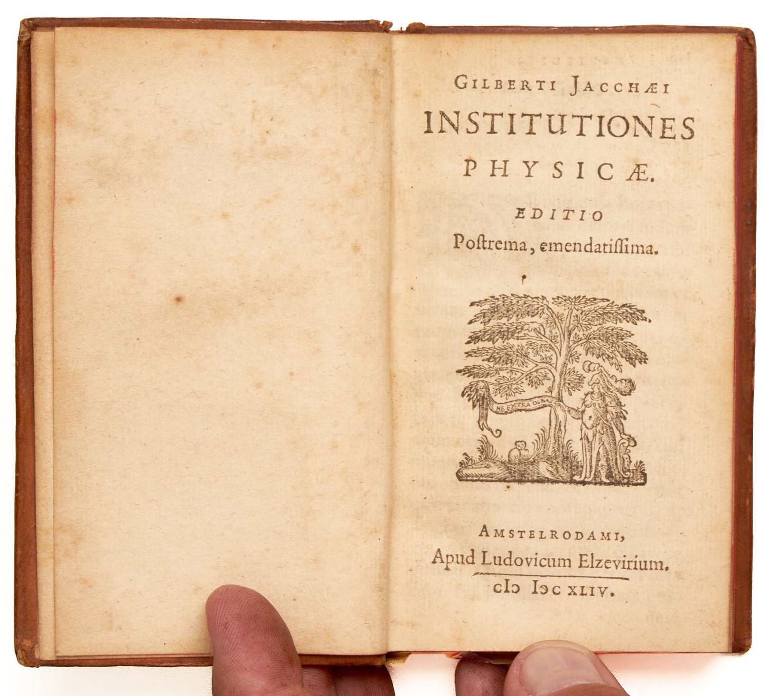 JACK, Gilbert: JACK, Gilbert Institutiones Physicae. Editio Postrema, emendatissima Amsterdam: Ludovicum Elzevirium, 1644 12mo (12X7 cm). Cont. full leather, smooth spine gilt decorations, maroon morocco spine label