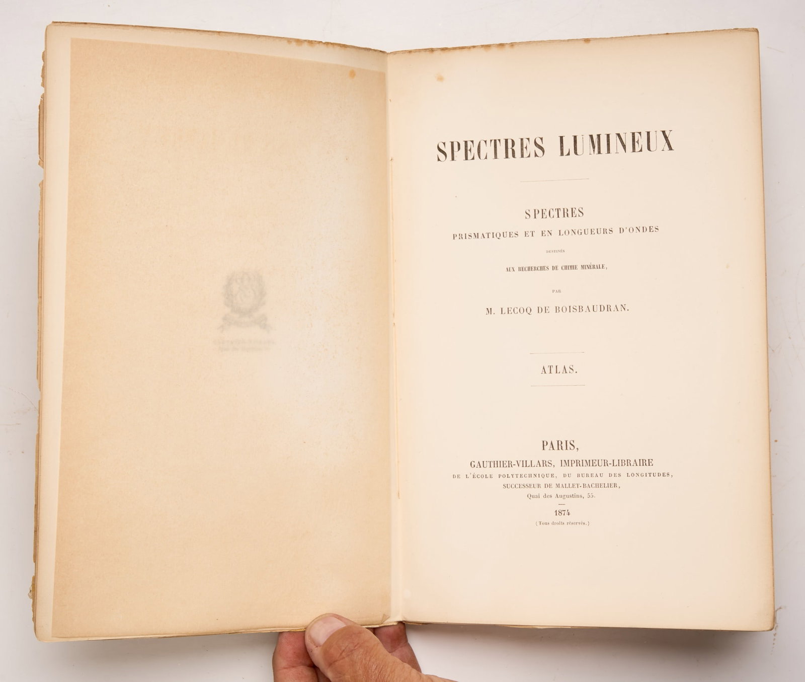 LECOQ DE BOISBAUDRAN, Paul Émile: Spectres Lumineux- Spectres Prismatiques et en Longuers D’Ondes- Destinés Aux Recherches de Chimie Minérale 2 Volumes: Texte + Atlas Paris: Gauthier-Villars, 1874 Tall 8vo, original ye