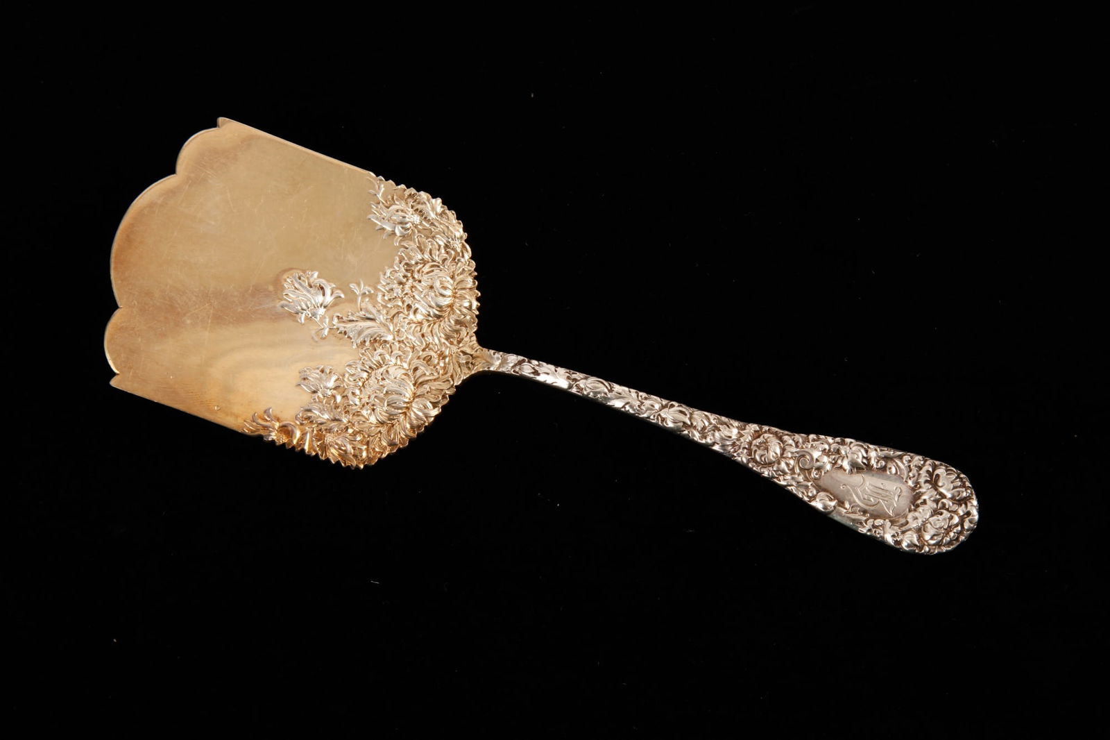 DURGIN STERLING "CHRYSANTHEMUM" WAFFLE SERVER (1 of 8)