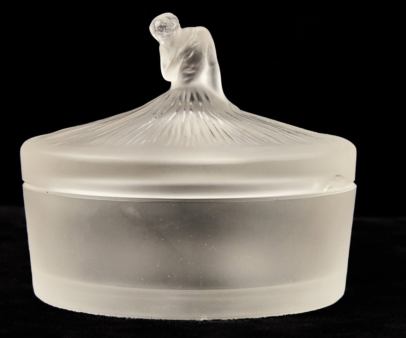 FIGURAL LALIQUE FROSTED CRYSTAL POWDER JAR: 1989 Lalique Society of America limited edition collectible with original box. 2 x 3 inches.