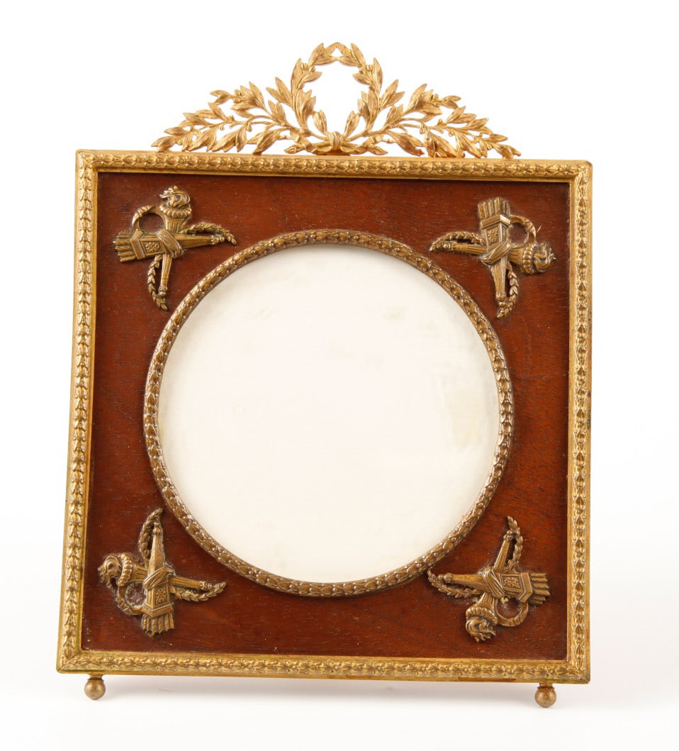 (20th c) GILT BRONZE TABLE TOP PICTURE FRAME (1 of 10)