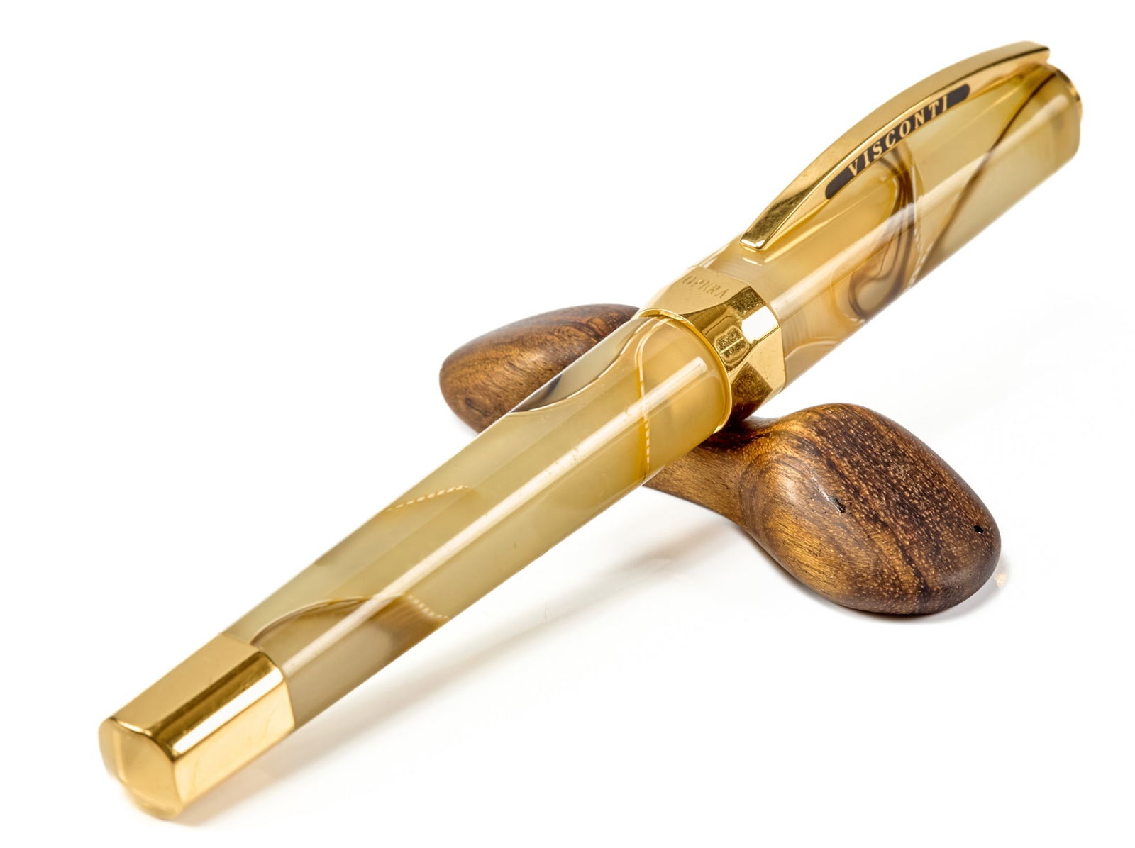 VISCONTI OPERA ROLLERBALL PEN (1 of 6)