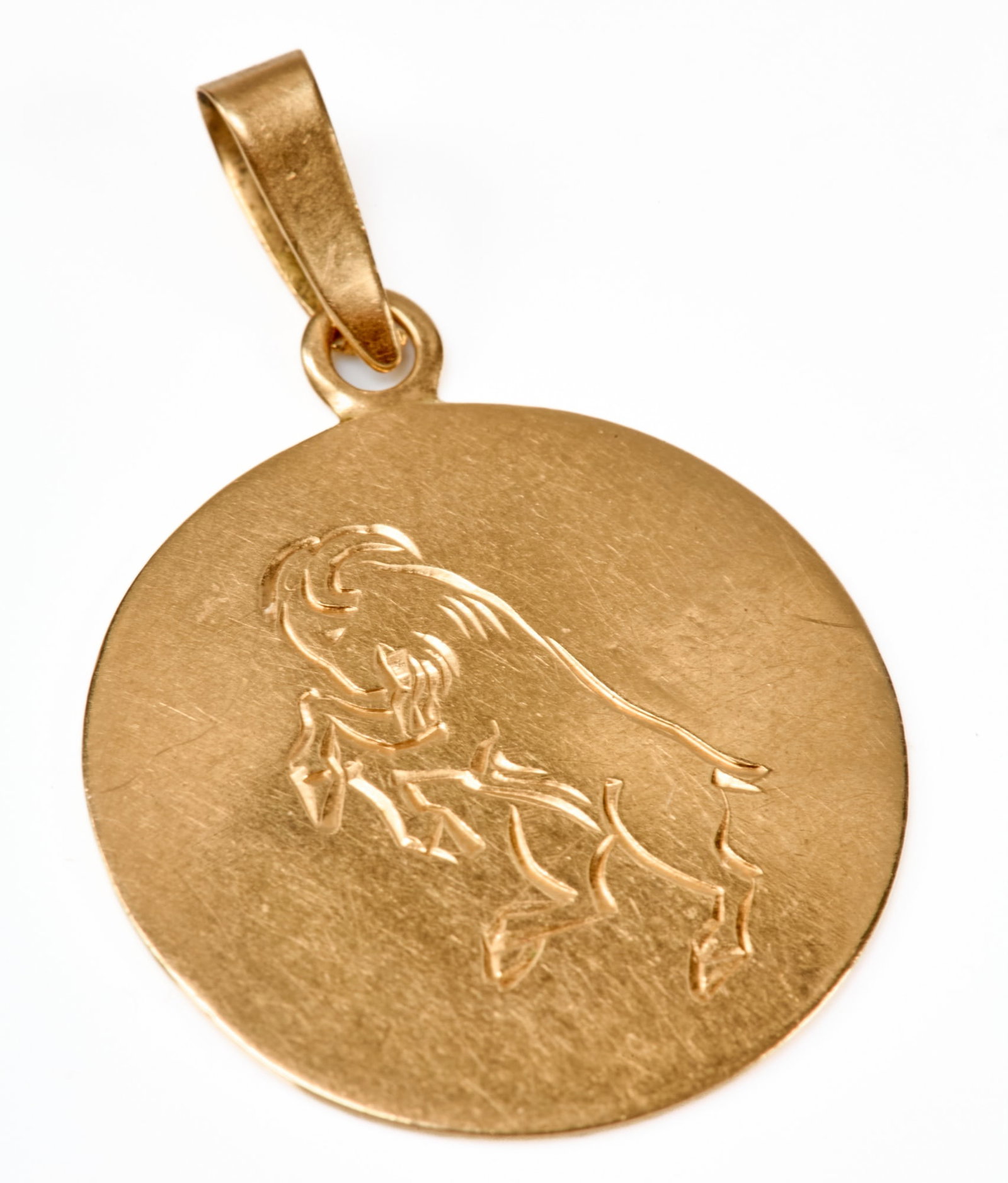 18K GOLD VENETIAN "ARIES" CHARM: 22MM Disc. Marked. 2.3 dwt. With engraved ram.