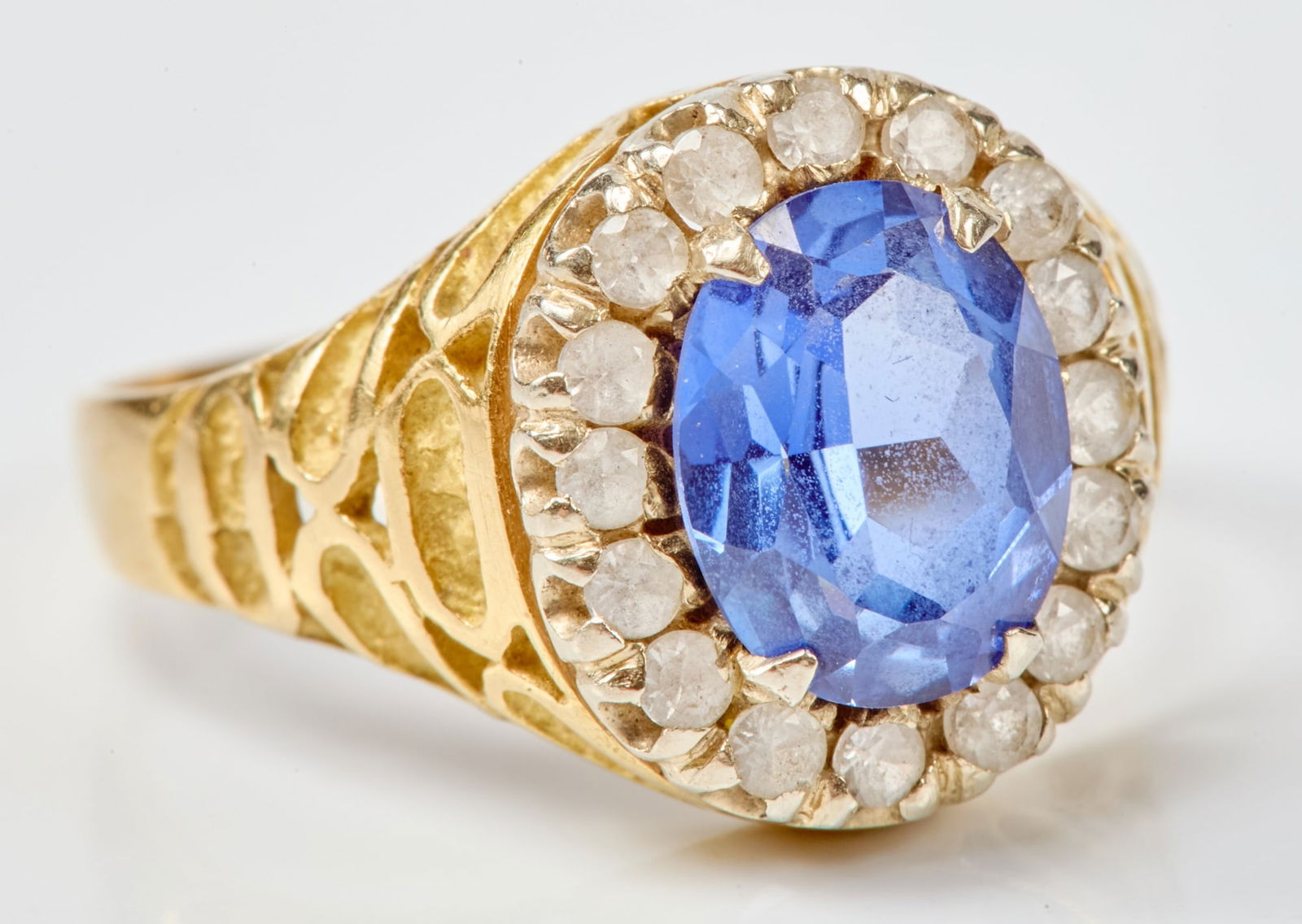 18K GOLD SAPPHIRE RING (1 of 6)