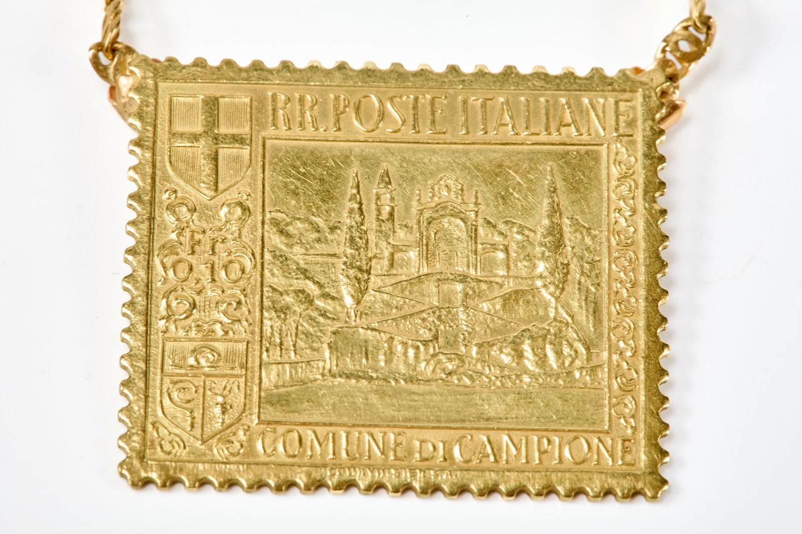 ITALIAN 18K GOLD STAMP PENDANT & CHAIN (1 of 7)