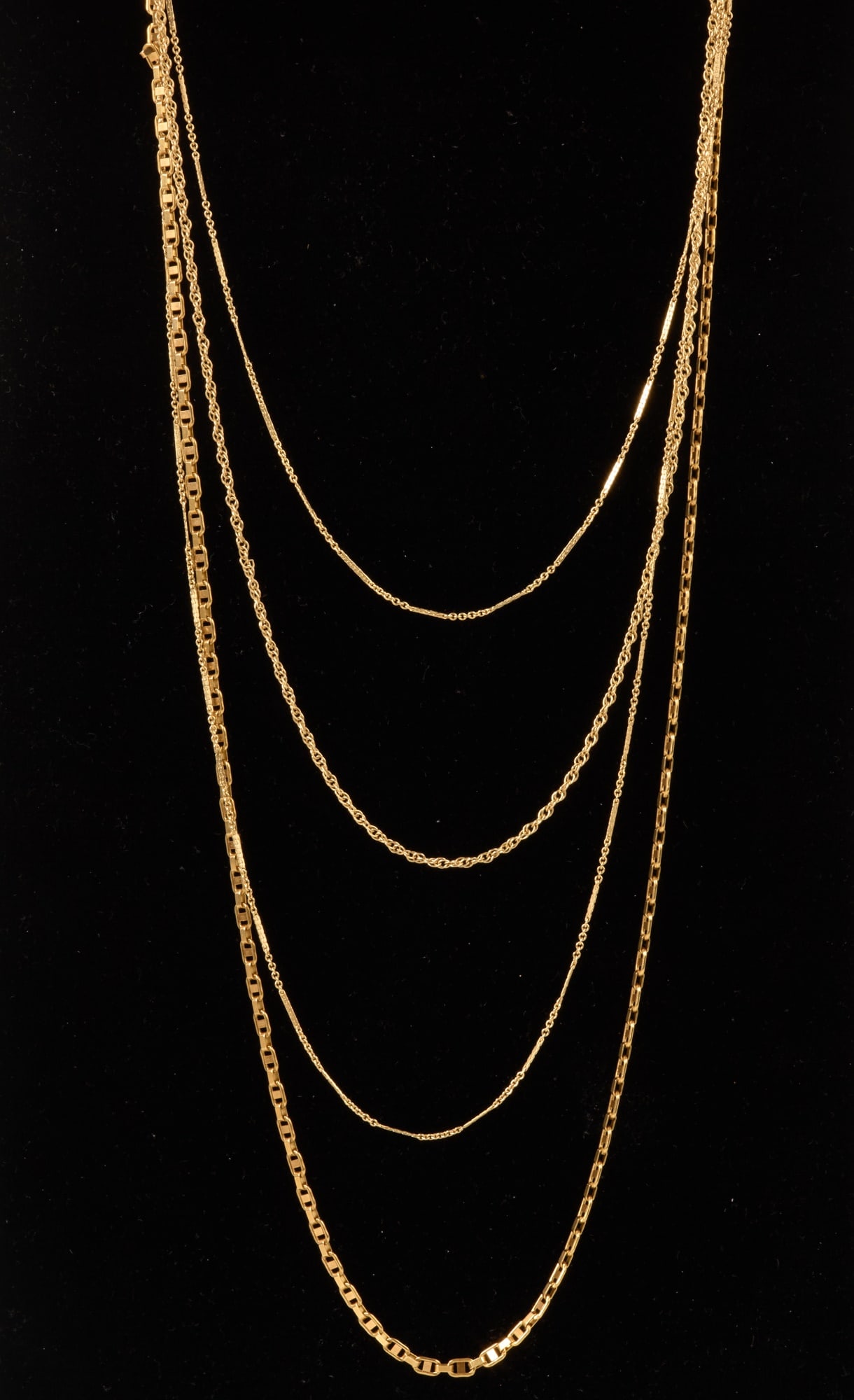 (2) 14k GOLD NECKLACES (1 of 9)