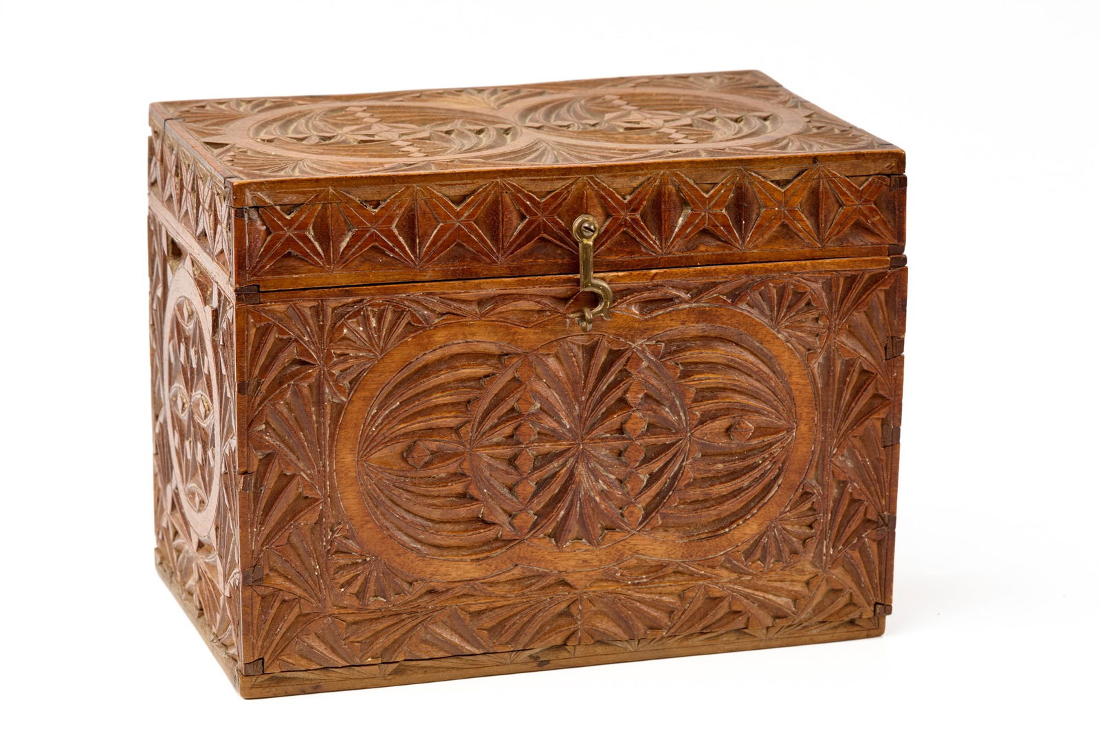 (19th c) EUROPEAN CHIP CARVED BOX (1 of 8)