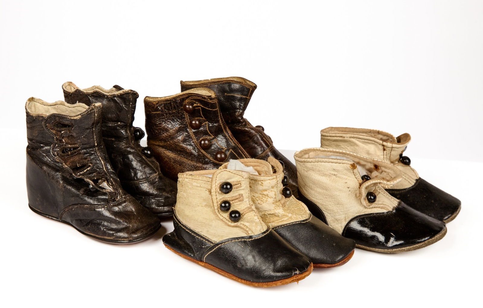 (4) PAIR OF CHILDRENS SHOES (1 of 6)