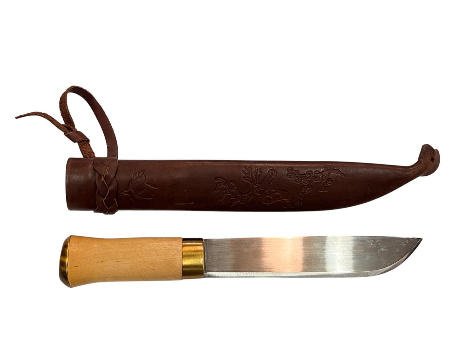HELLE LAPPLAND KNIFE WITH SHEATH: 13 1/2 inches total knife length, 15 1/2 inches in sheath. Provenance: by direct descent of the family of George M. Dallas, Vice President under James K. Polk. Condition: Good Temp No 2818