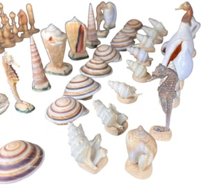 VINTAGE OCEAN SPECIMEN CHESS SET